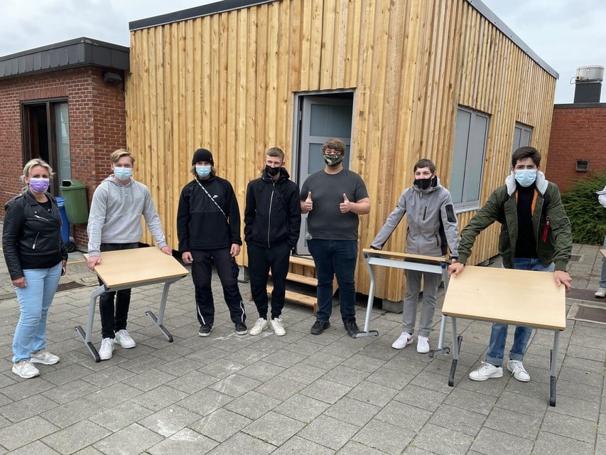 Vanaf volgend schooljaar krijgt een aantal leerlingen les in een houtskeletbouw die de afdeling hout zelf neerzette.