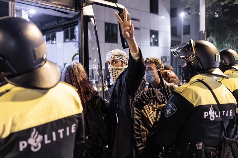 Ook dinsdag kwam het in Amsterdam tot confrontaties tussen betogers en de politie.