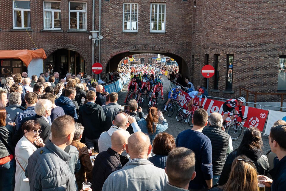 Na 108 uitsluitend mannelijke edities, verschijnen dit jaar ook de vrouwen aan de start in Schoten.