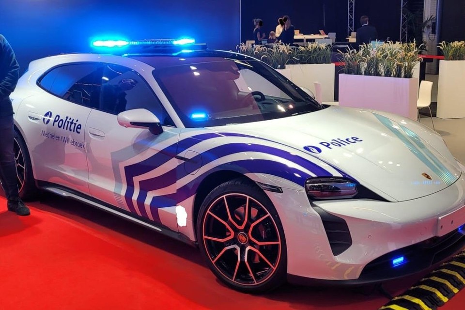 De politiezone Mechelen-Willebroek kocht geen Porsche aan. Het gaat om een demovoertuig.  