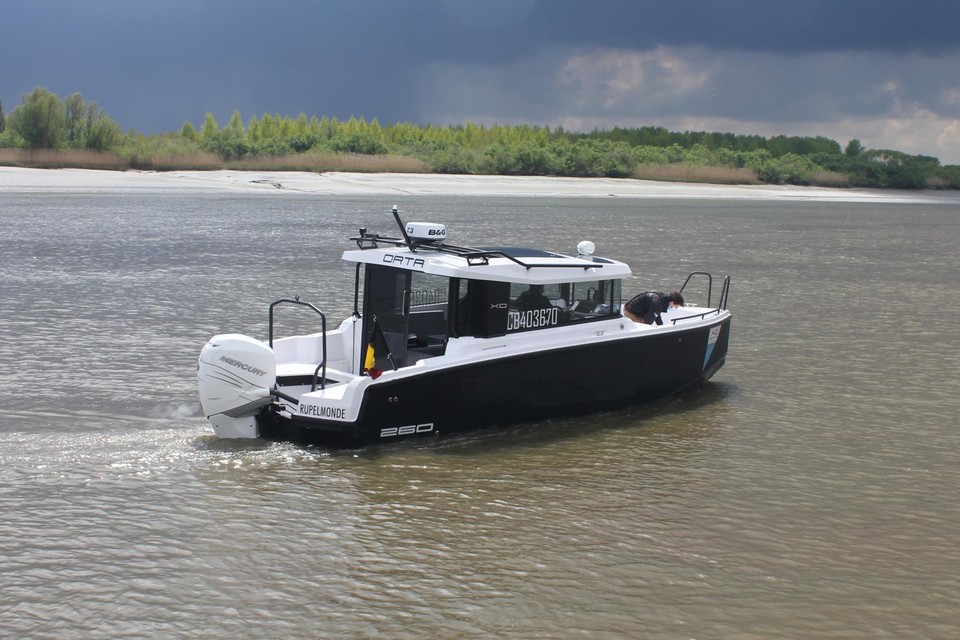 Sinds vrijdag vaart de Waterlimo uit, een nieuw vervoersmiddel tussen Temse en Antwerpen.