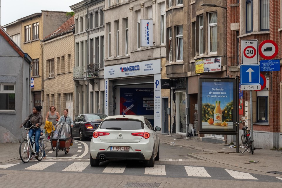 De Kroonstraat in Borgerhout is een van de straten waar er venstertijden zijn voor vrachtwagens.