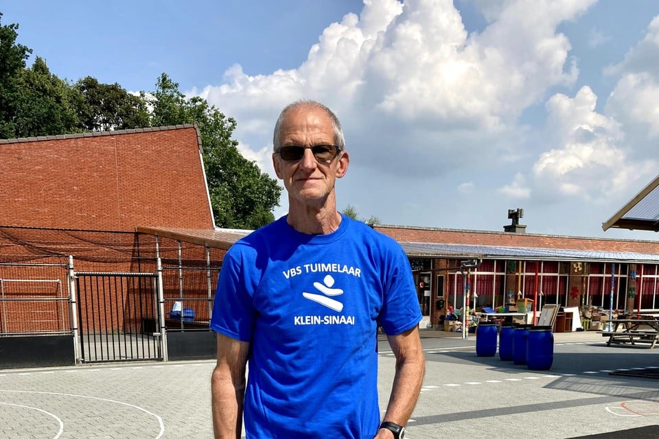 Réno Martens (69) is een geoefend wandelaar.