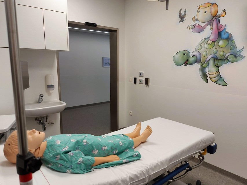 Een van de twee pediatrische behandelkamers.