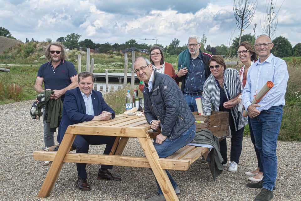 Het stadsbestuur van Turnhout liet vorig jaar al picknicktafels installeren. De politie vraagt de gebruikers ervan om de rust van de omwonenden te respecteren.