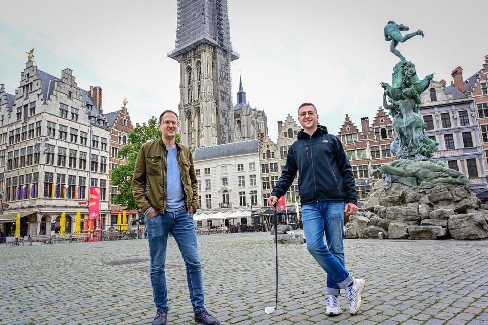 Ari Apteker van Antwerp by Bike en Vincent Hellemans van City Golf Tours. 