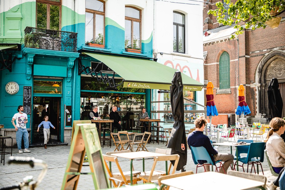 Vandaag is het terras van café Zeezicht wél open.