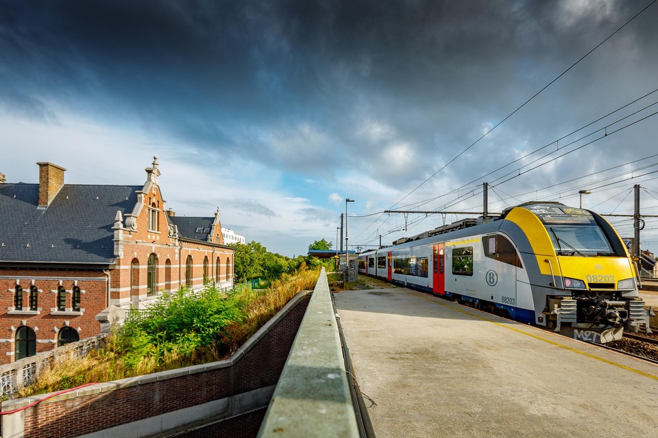 Het loket in het gerenoveerde station Nekkerspoel opende pas eind augustus vorig jaar de deuren. 
