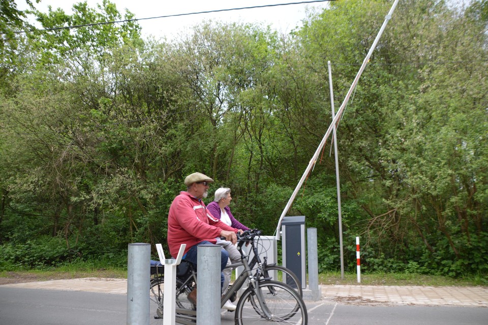 De bareel is alweer kapotgereden. Ditmaal is de schade erger dan de vorige keren.