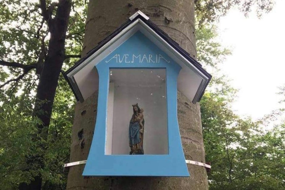 De nieuwe boomkapel aan de Lemberg.