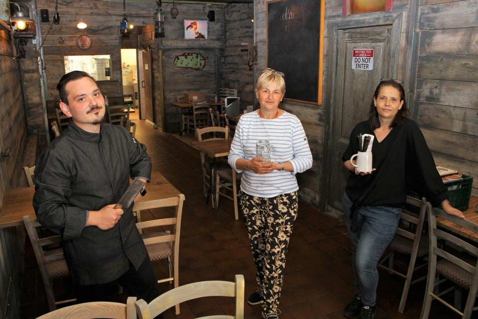 Wodan Min, Inge Raats en Dolores Loredo-Diaz kozen voor een interieur met veel hout.
