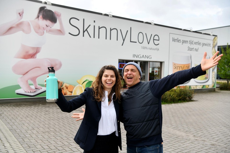 Alain Indria en echtgenote Alida hebben achter de winkel in Kontich een ruime productiehal laten optrekken om de missie en visie van SkinnyLove nog voort uit te dragen.