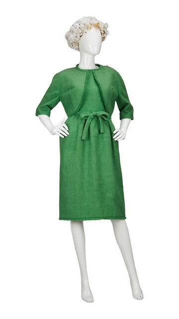 De deux-pièces die Grace Kelly droeg in 1961, ontworpen door Givenchy.