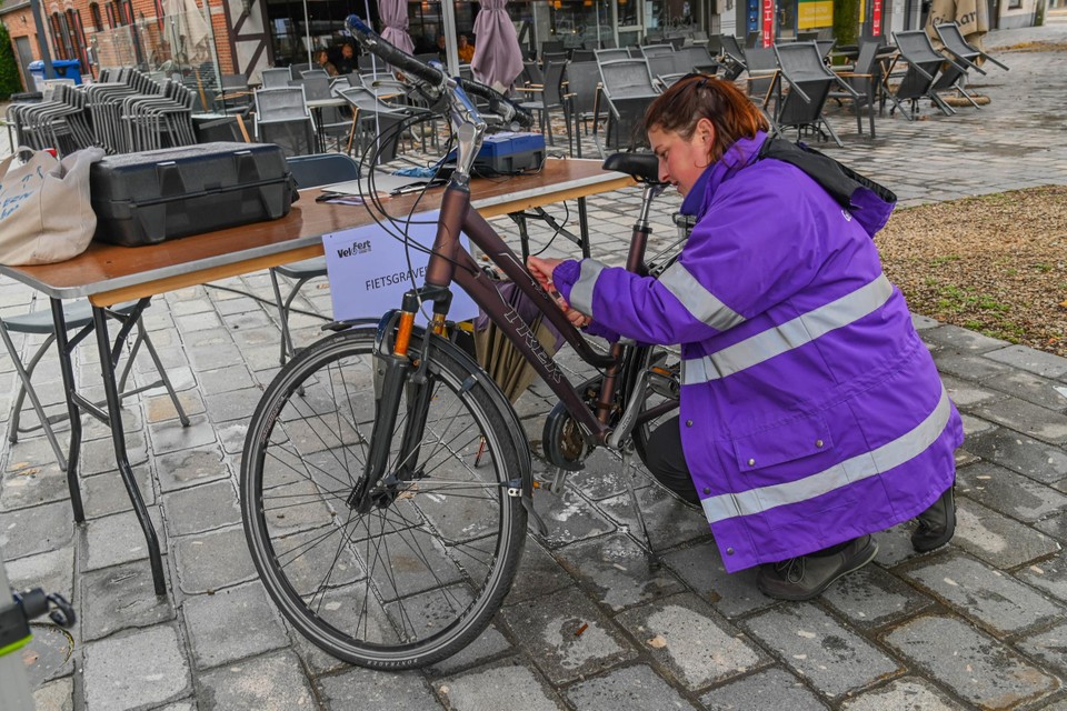 gewoontjes Menagerry Gedwongen Zo bescherm je je fiets beter tegen diefstal: “Let op met gps-trackers” |  Gazet van Antwerpen Mobile