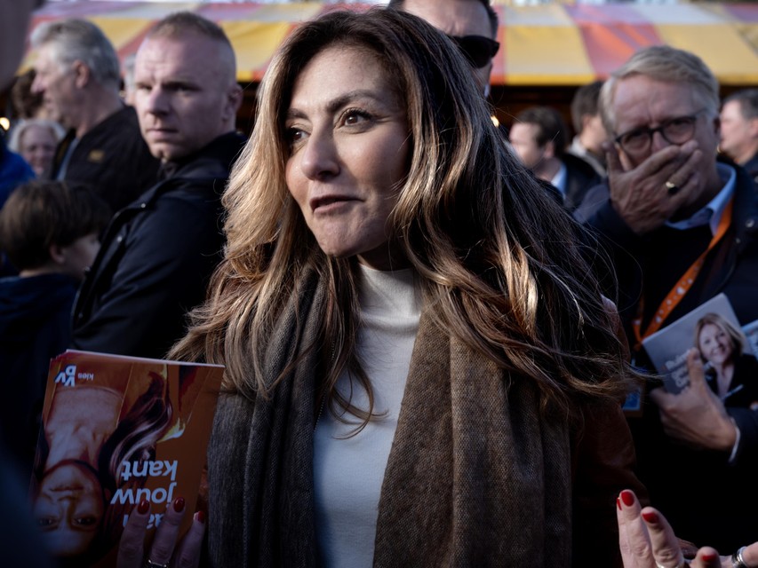Justitieminister en coming lady Dilan Yesilgöz profileert zich “rechtser dan Rutte”.