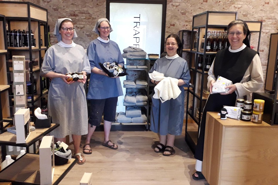 De Brechtse trappistinnen zijn uniek met hun verschillende verzorgingslijnen en badlinnen. Dit en nog veel meer dit weekend te koop in de zomerwinkel.