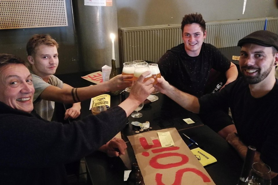 Liefhebbers kunnen na een jaar onderbreking weer in zaal ‘t Hof met elkaar klinken tijdens de Herentalse Bierfeesten.