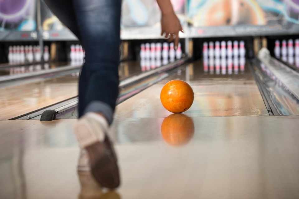 Een partijtje bowling wordt de eerste activiteit van Rupeljoeng.
