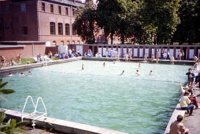 De zwemkom van het College Essen bij de paters redemptoristen. 