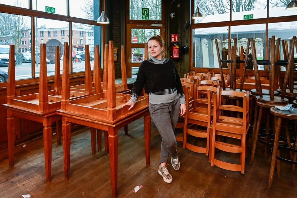 Cafébazin Flyn Wynen in De Musik. Wanneer de horeca weer open mag, hoopt ze snel weer optredens te kunnen organiseren.