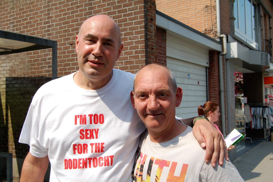 Rudy en David, toen ze elkaar na meer dan dertig jaar weer vonden in de Boomstraat. 
