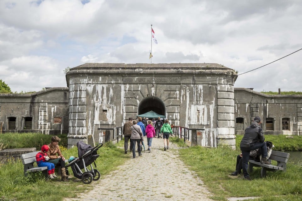 Het fort is niet vrij toegankelijk, maar je kan er wel wandelen rond de fortgracht of het fort onder begeleiding een bezoekje brengen