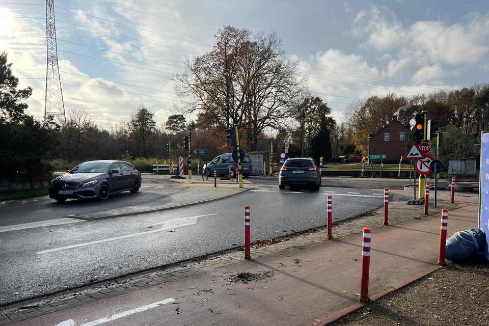 Het kruispunt is opnieuw gedeeltelijk ter beschikking. Marc Peeters