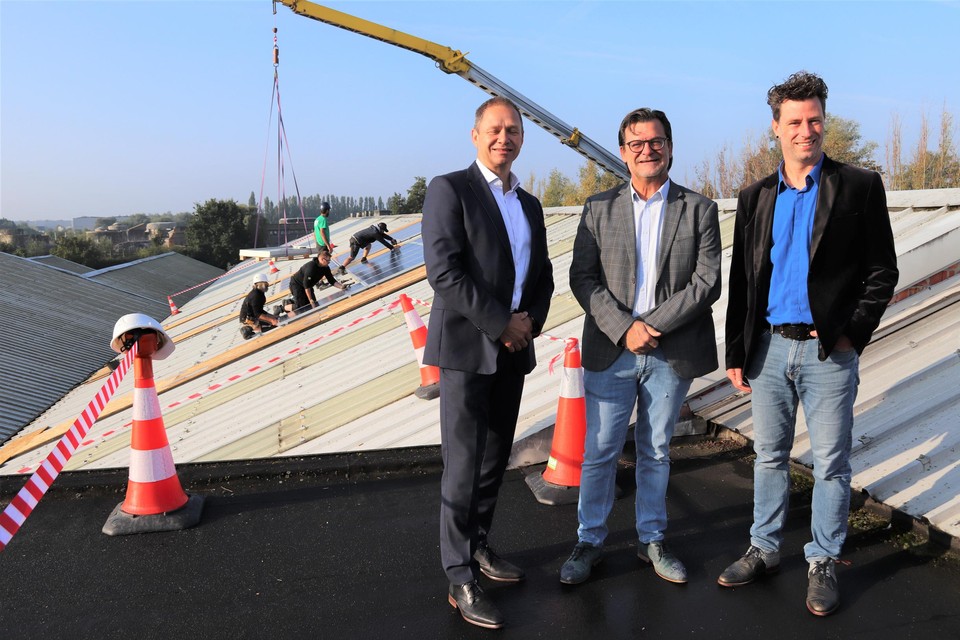 Jean-Jacques Delmée van Eneco, burgemeester Eddy Bevers en Koen De Bock van Ecoso.