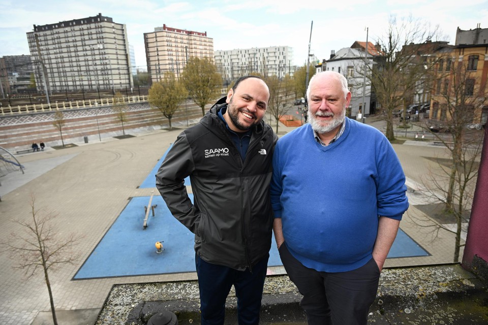 Ahmed en Stef op het Terloplein. “Het is groezelig gezellig.”