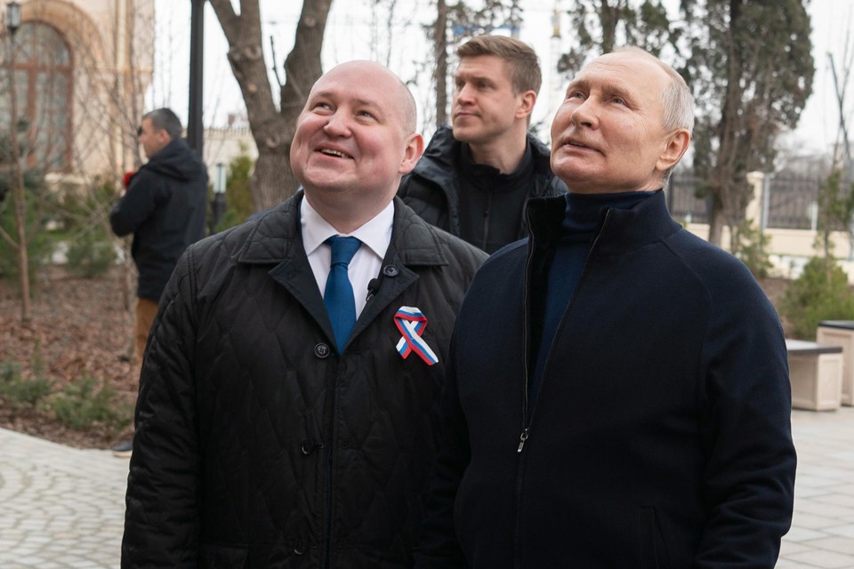 Poetin bezocht zaterdag ook de Krim, ter ere van de negende verjaardag van de annexatie.