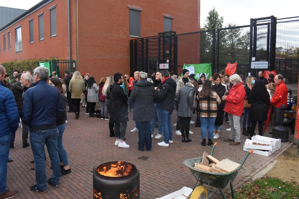 Het personeel van gemeenschapsinstelling De Kempen voerde maandag actie.