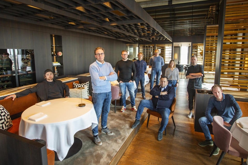Enkele van de honderd horecaondernemers, onder wie Viki Geunes, Kasper Stuart en Thijs Vervloet. 