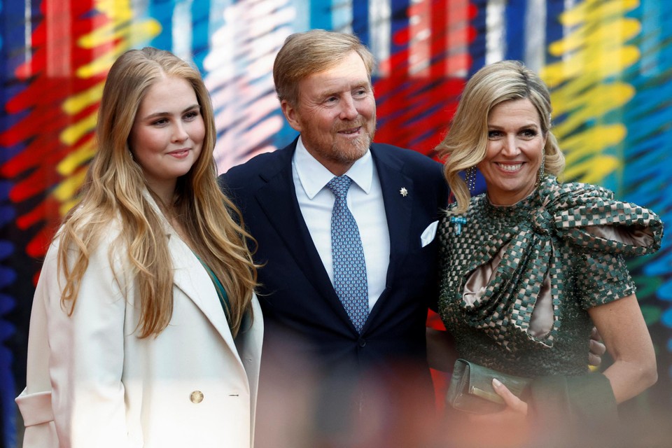 De echte Willem-Alexander met Maxima en dochter Amalia.