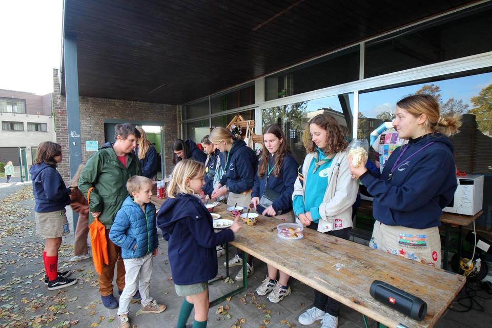 Aanschuiven voor een pannenkoek na school.